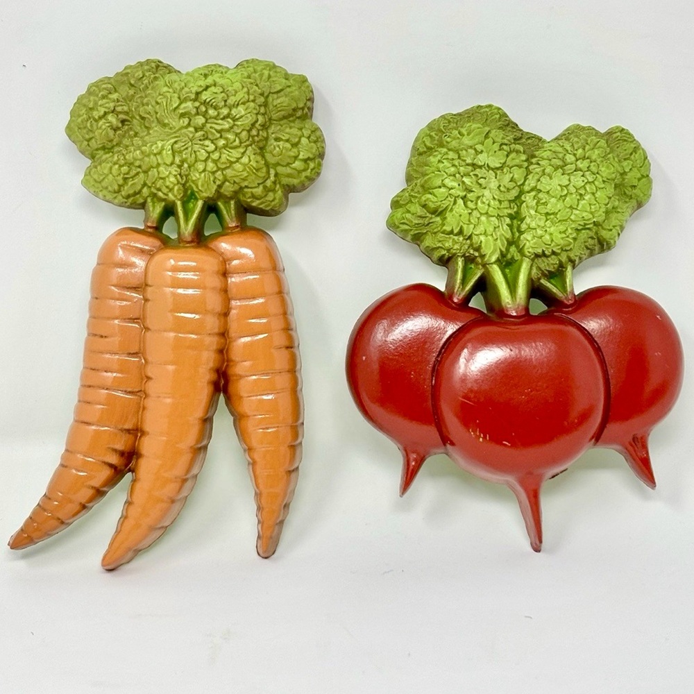 Vintage Homco Set of 2 Radish Carrots Kitchen Wall Decor Vegetables USA 1980s